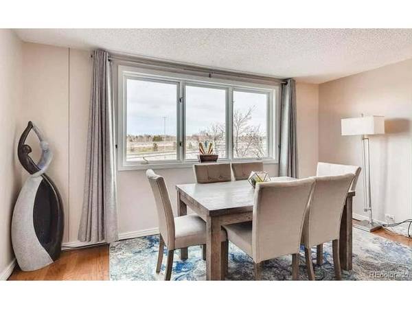 2225 Buchtel #301, Denver, CO 80210