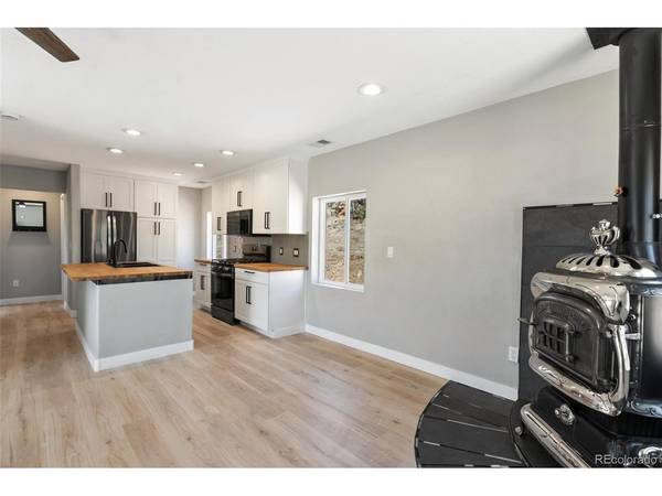 61 Garnet, Lake George, CO 80827