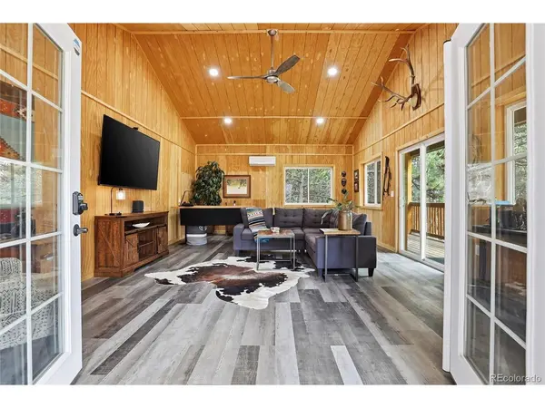 25700 Village, Golden, CO 80401