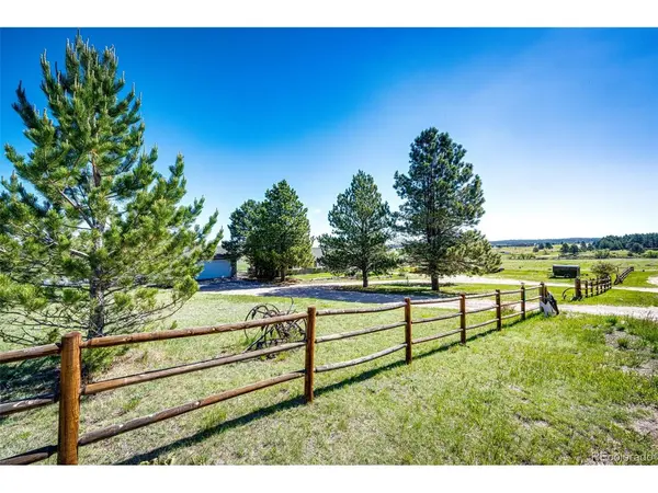 2487 Pinto, Elizabeth, CO 80107