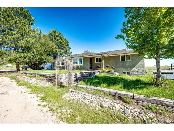 2487 Pinto, Elizabeth, CO 80107