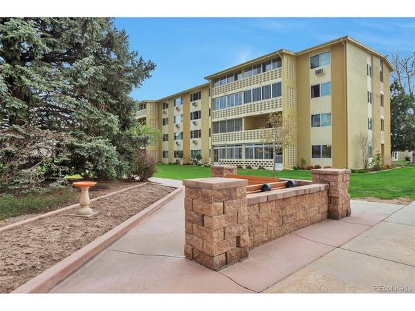 9340 E Center #8A, Denver, CO 80247