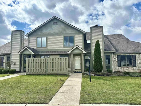 7883 Harrisburg LN, Fort Wayne, IN 46835-1226