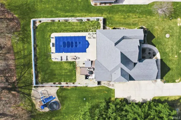 30216 Copperwoods DR, Granger, IN 46530
