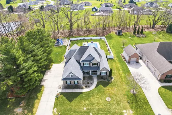 30216 Copperwoods DR, Granger, IN 46530