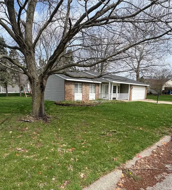 10365 Sunset LN, Osceola, IN 46561