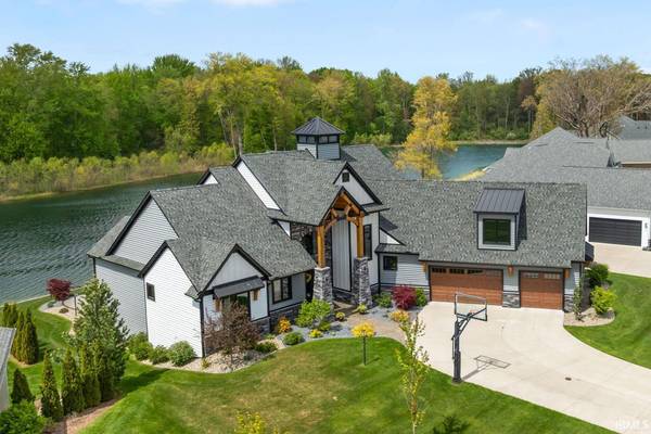 18455 Forest Glade DR, South Bend, IN 46637-6038