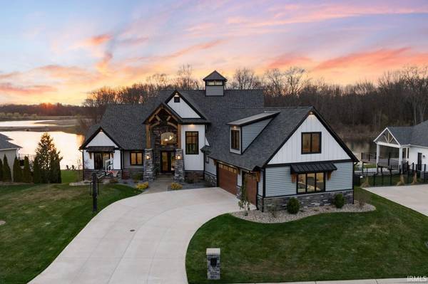 18455 Forest Glade DR, South Bend, IN 46637-6038