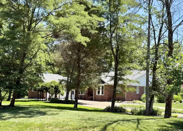 1166 Twin Lakes CT,  Boonville,  IN 47601