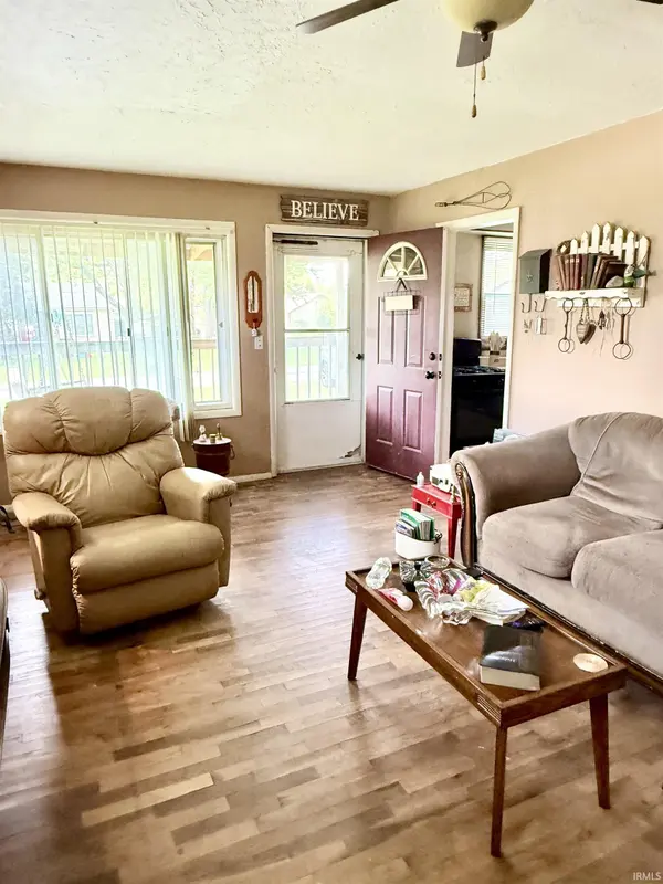 335 N Parker AVE, Albany, IN 47320-1341