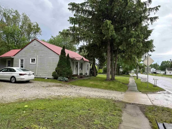 715 N Cavin ST, Ligonier, IN 46767