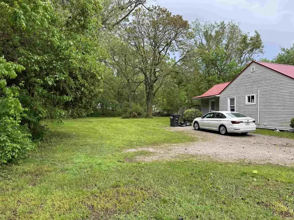 715 N Cavin ST, Ligonier, IN 46767