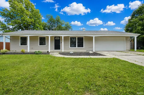 2207 Legoma DR, Fort Wayne, IN 46819-2036