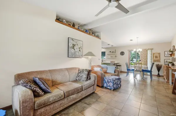 1550 E Kammerer RD, Kendallville, IN 46755