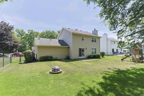 10035 Ashwood Forest DR, Osceola, IN 46561-8926