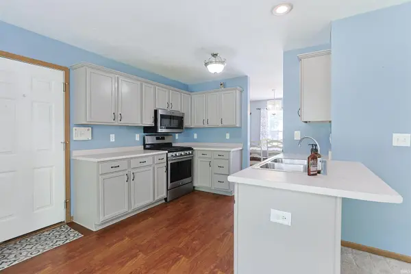 10035 Ashwood Forest DR, Osceola, IN 46561-8926