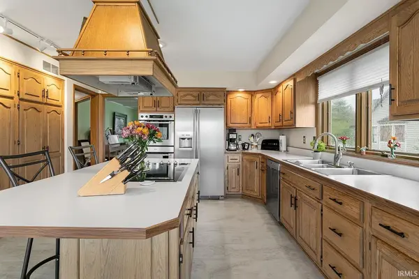 53379 County Murray DR, Granger, IN 46530