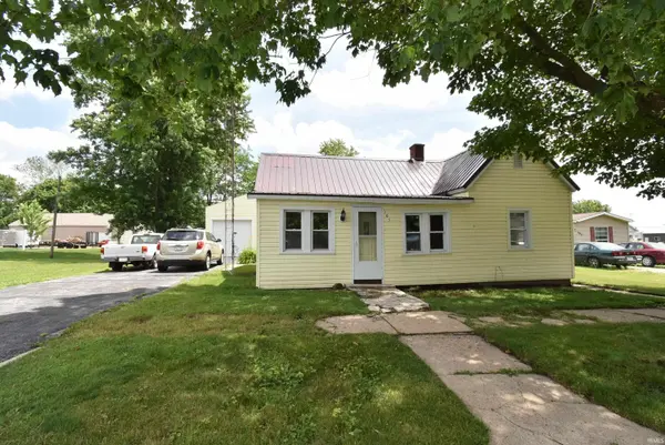 305 S Chestnut ST,  Earl Park,  IN 47944
