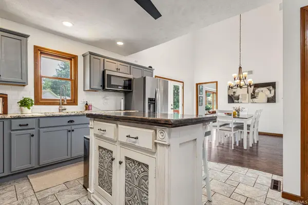 15550 Windfield LN, Granger, IN 46530