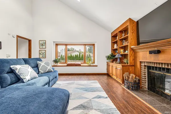 15550 Windfield LN, Granger, IN 46530