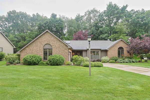 16290 Oak Hill BLVD, Granger, IN 46530