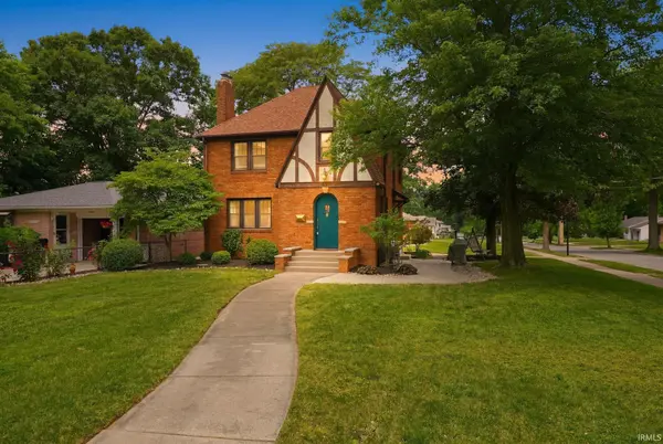 1832 Purdue DR, Fort Wayne, IN 46808-1975