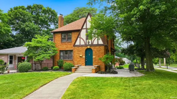 1832 Purdue DR, Fort Wayne, IN 46808-1975