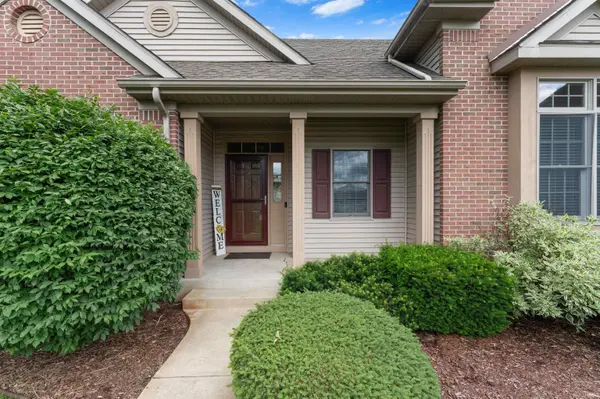 50910 Stonebridge DR, Granger, IN 46530-6839
