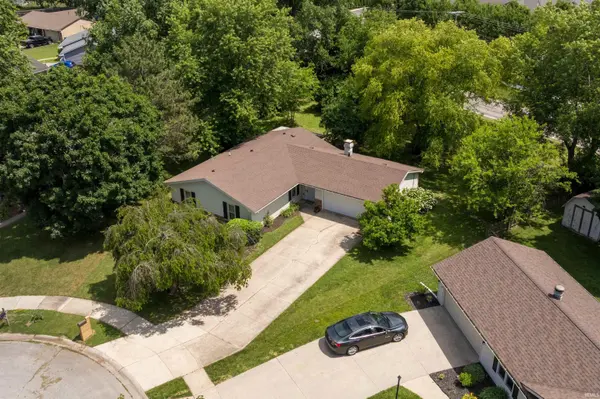 8027 Meadows CT, Fort Wayne, IN 46815