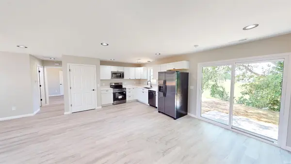 328 Ranger LN, Dale, IN 47523