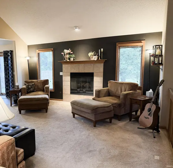 9418 Greyhawk DR, Fort Wayne, IN 46835-9358
