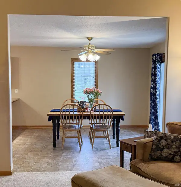 9418 Greyhawk DR, Fort Wayne, IN 46835-9358