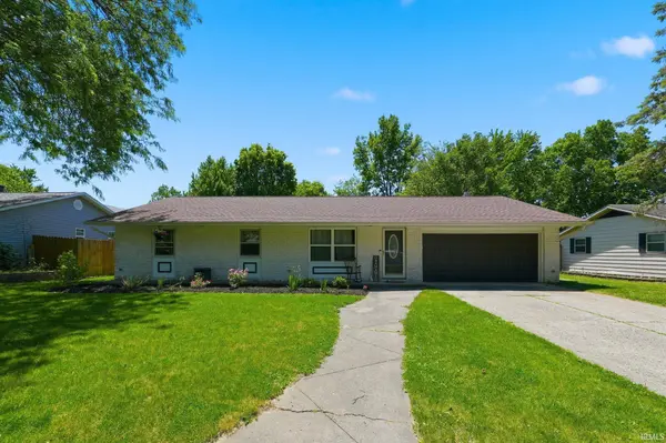 3822 Shannon DR, Fort Wayne, IN 46835