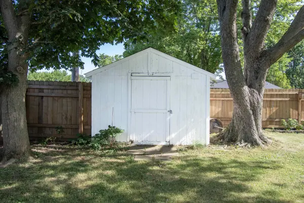 1803 Dowling ST, Kendallville, IN 46755