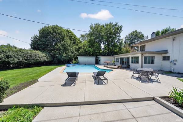 1915 E Jefferson BLVD, South Bend, IN 46617