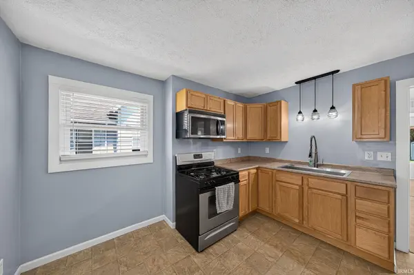 208 S Virgil ST, Mishawaka, IN 46544-2939