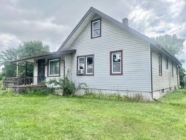 7981 S Packerton RD, Claypool, IN 46510-9049