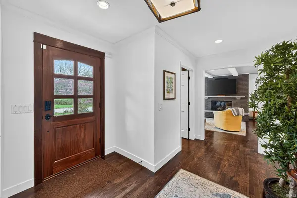 17000 Barryknoll WAY, Granger, IN 46530-6910