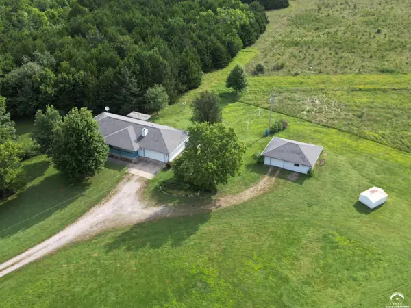 5700 NE Indian Creek RD, Topeka, KS 66617