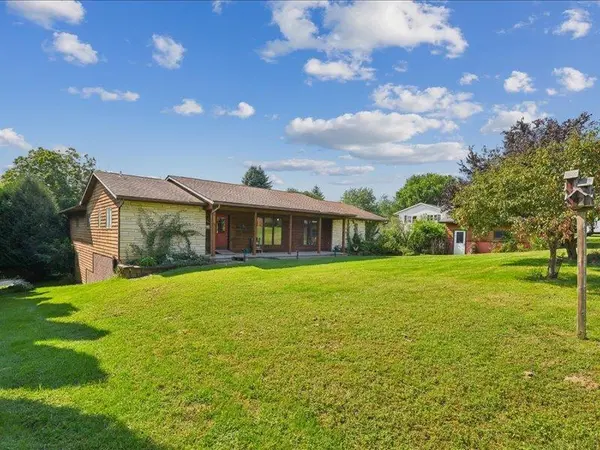 607 West View Drive, Guttenberg, IA 52052