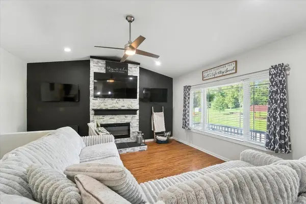 127 Doyle AVE, Evansdale, IA 50707