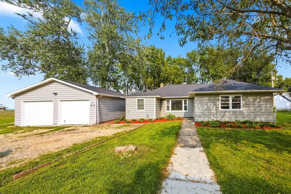 415 Hopkins ST, Jesup, IA 50648