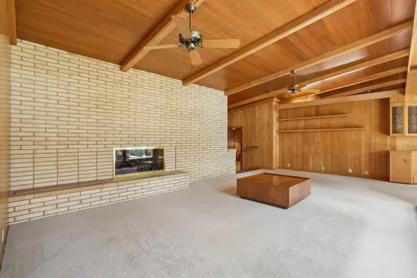 215 Lillian LN, Waterloo, IA 50701