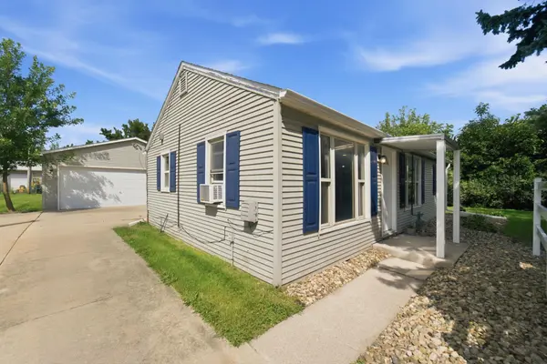 807 Lantz AVE, Cedar Falls, IA 50613