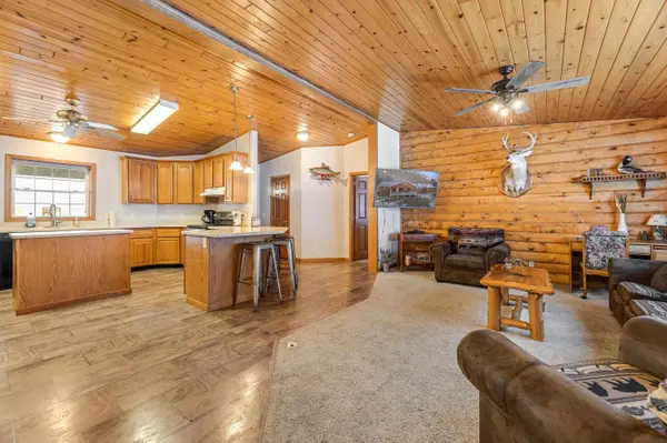 1411 Great River Road, Lansing, IA 52151