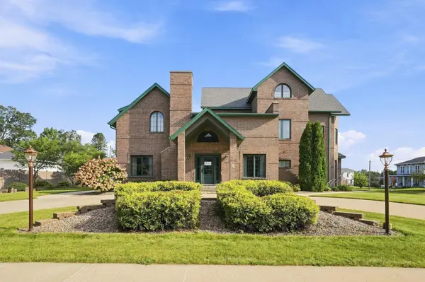 14 E Hale ST, New Hampton, IA 50659