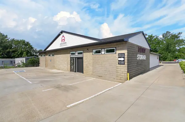 3717 Midway Dr, Cedar Falls, IA 50613