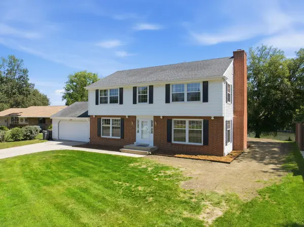 173 Parkridge DR, Mason City, IA 50401