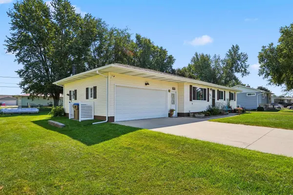 205 6th St N, Fairbank, IA 50629