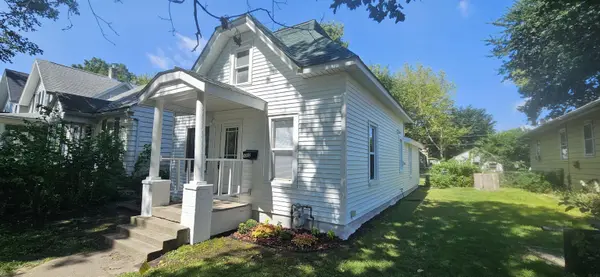 1012 W 6Th St ST, Waterloo, IA 50702